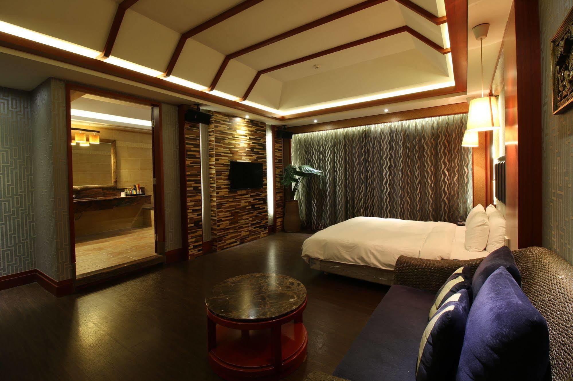 Seasons Boutique Motel Cao Hùng Ngoại thất bức ảnh
