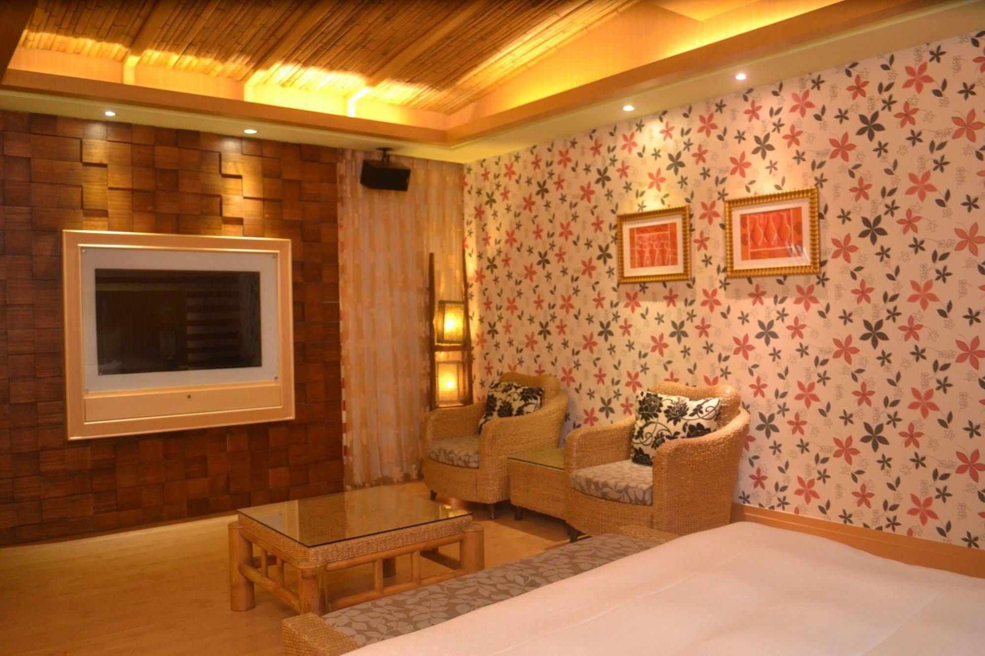 Seasons Boutique Motel Cao Hùng Ngoại thất bức ảnh