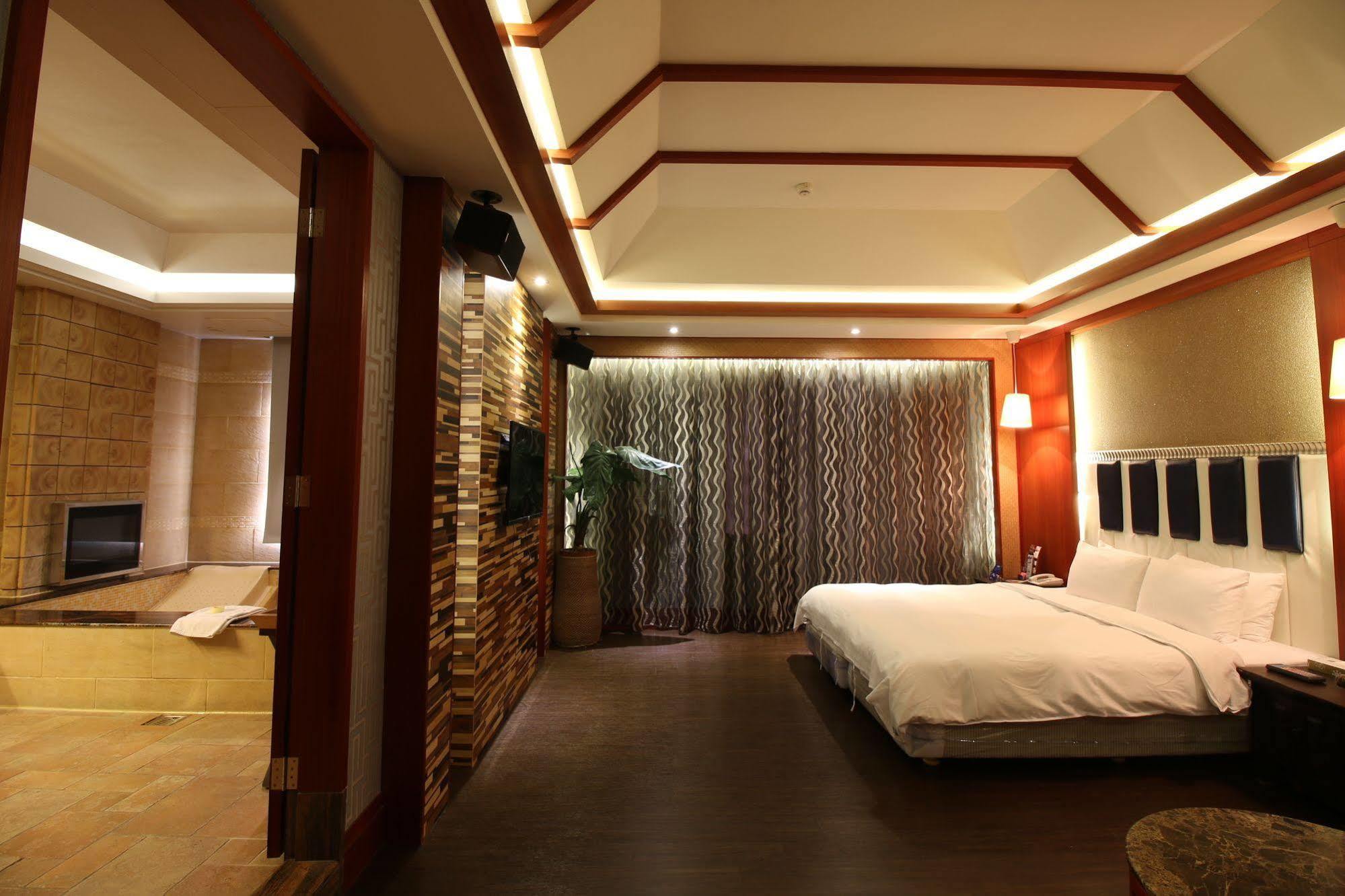 Seasons Boutique Motel Cao Hùng Ngoại thất bức ảnh