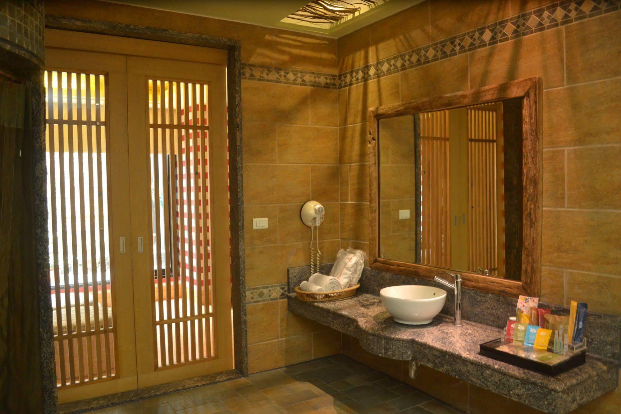 Seasons Boutique Motel Cao Hùng Ngoại thất bức ảnh