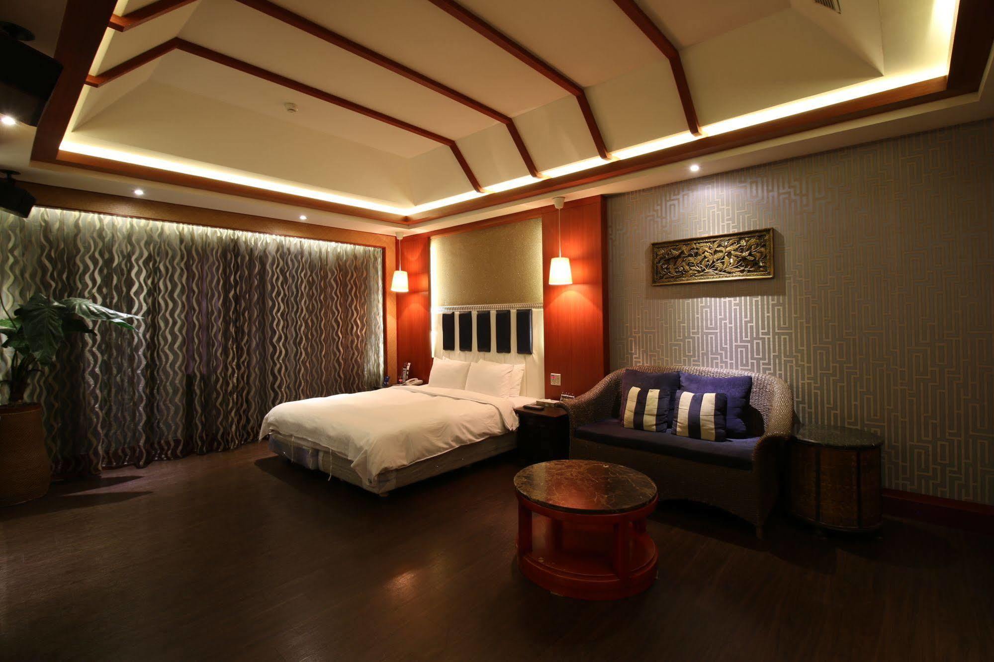 Seasons Boutique Motel Cao Hùng Ngoại thất bức ảnh