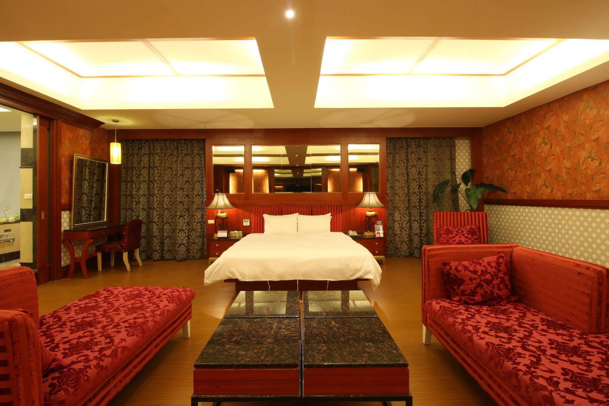 Seasons Boutique Motel Cao Hùng Ngoại thất bức ảnh