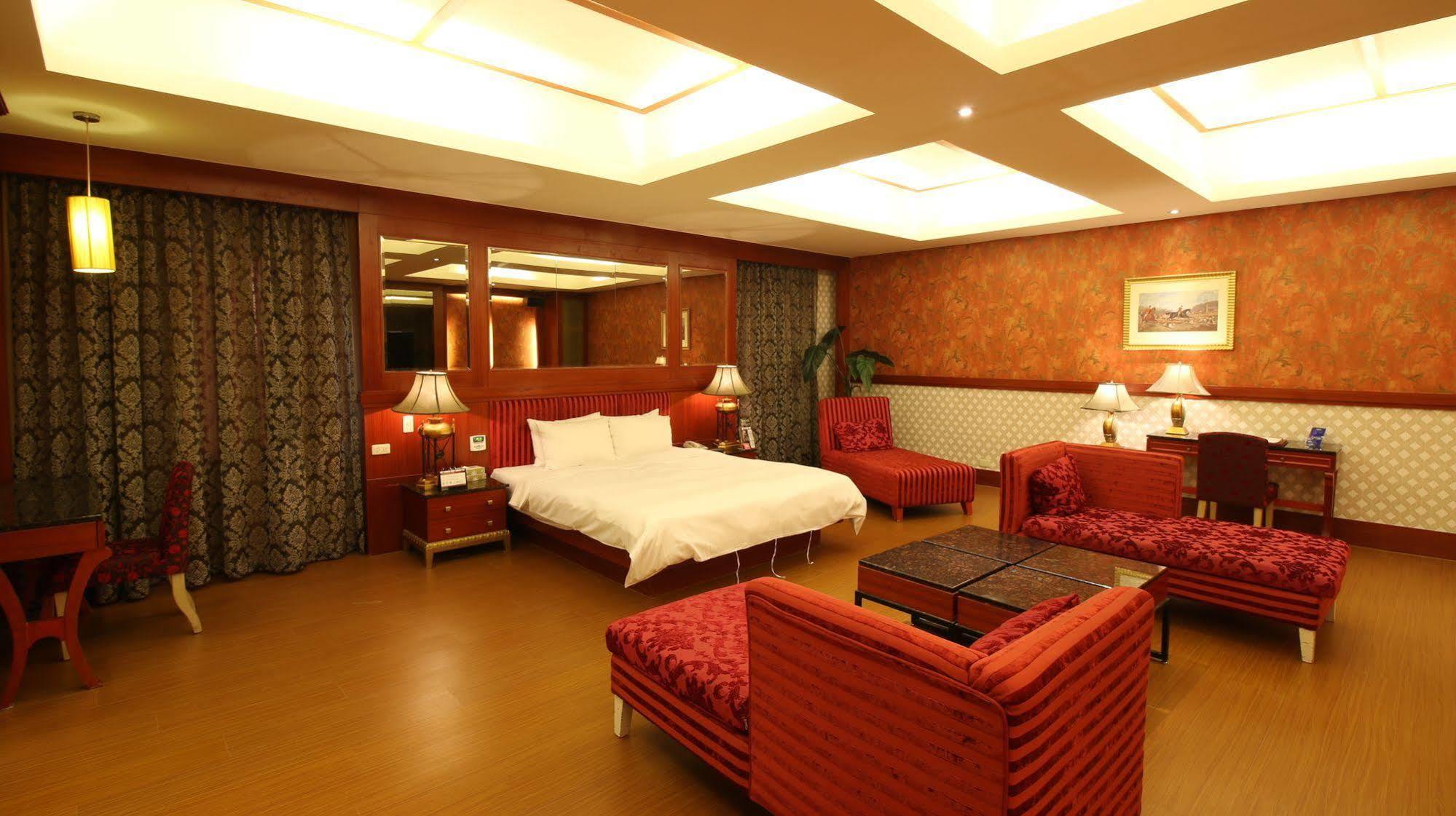 Seasons Boutique Motel Cao Hùng Ngoại thất bức ảnh